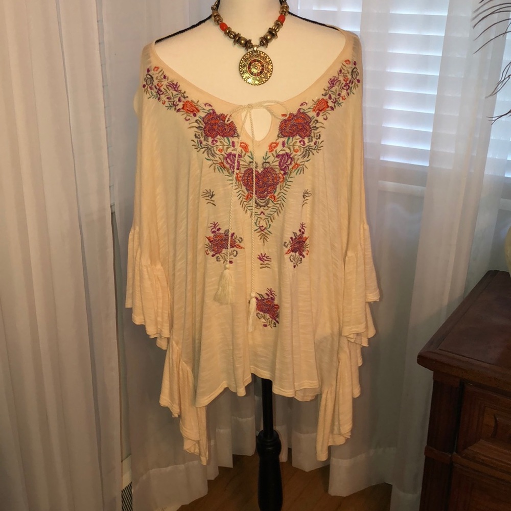 Entro!Boho Blouse with flutter sleeves